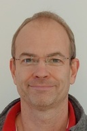 Dr. Ralf Peters